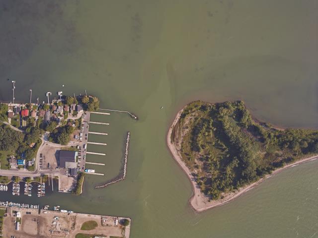 Vue aérienne du Port pour petits bateaux de Ronduau (Erieau)