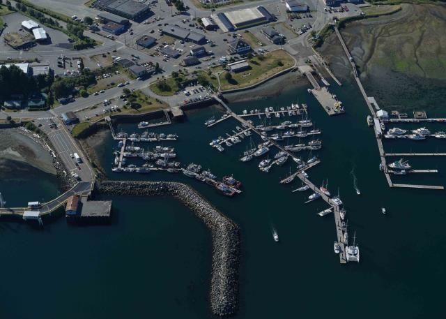 Images aériennes des ports pour petits bateaux Port McNeill, Colombie-Britannique