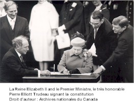 La Reine Elizabeth II and le Premieur Ministre le trs honorable Pierre Elliott Trudeau (19570 bytes)